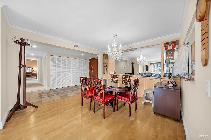 412 618 W 45th Avenue