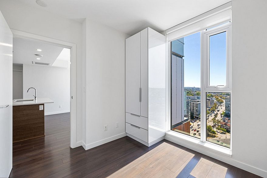 2209 285 E 10th Avenue