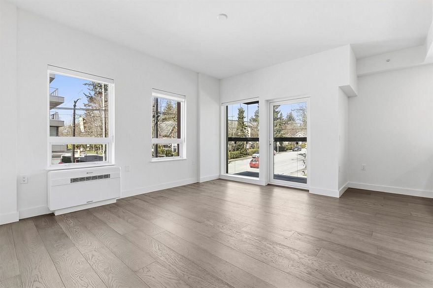 201 3590 W 39th Avenue