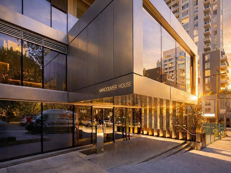 3209 1480 Howe Street