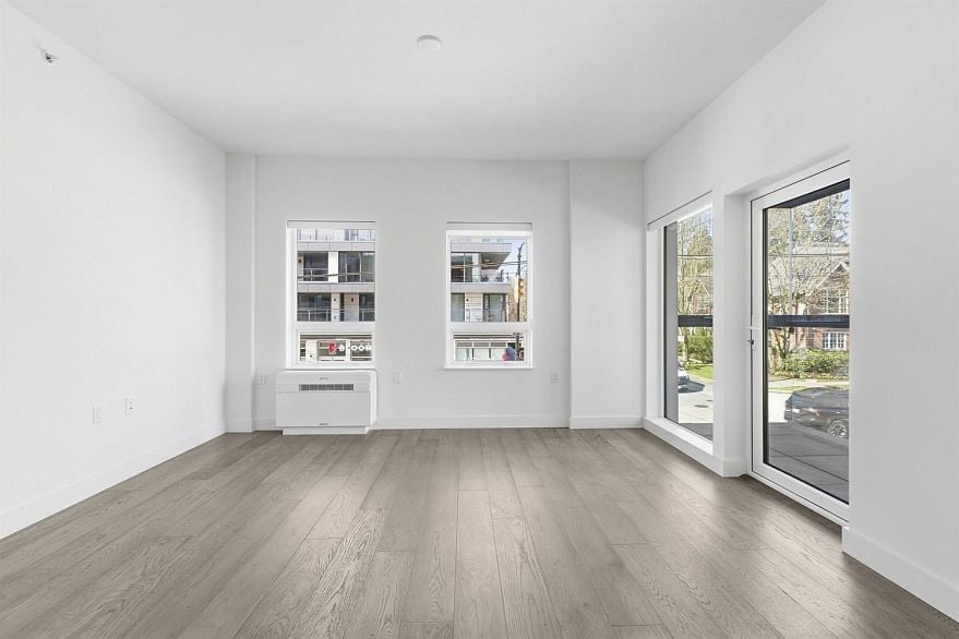 201 3590 W 39th Avenue