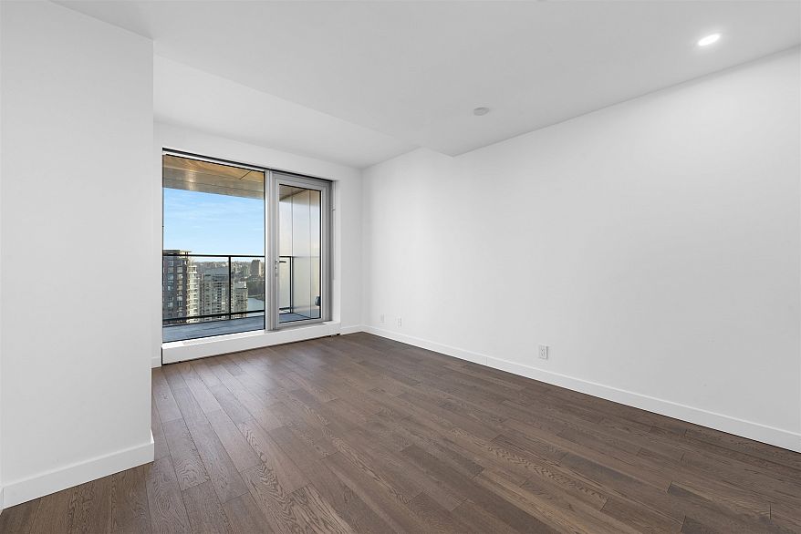 3209 1480 Howe Street