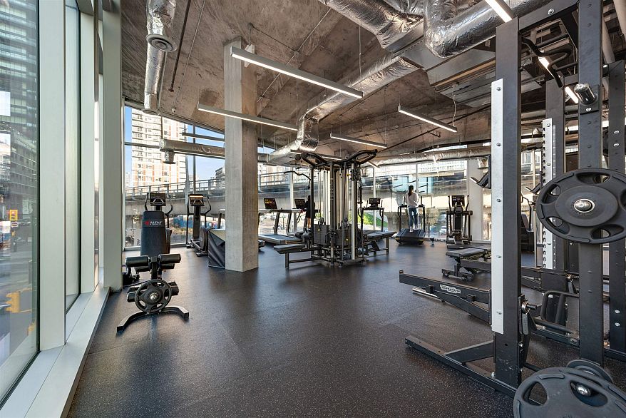 3209 1480 Howe Street