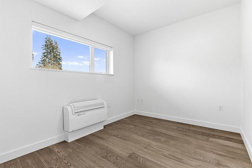 204 3590 W 39th Avenue