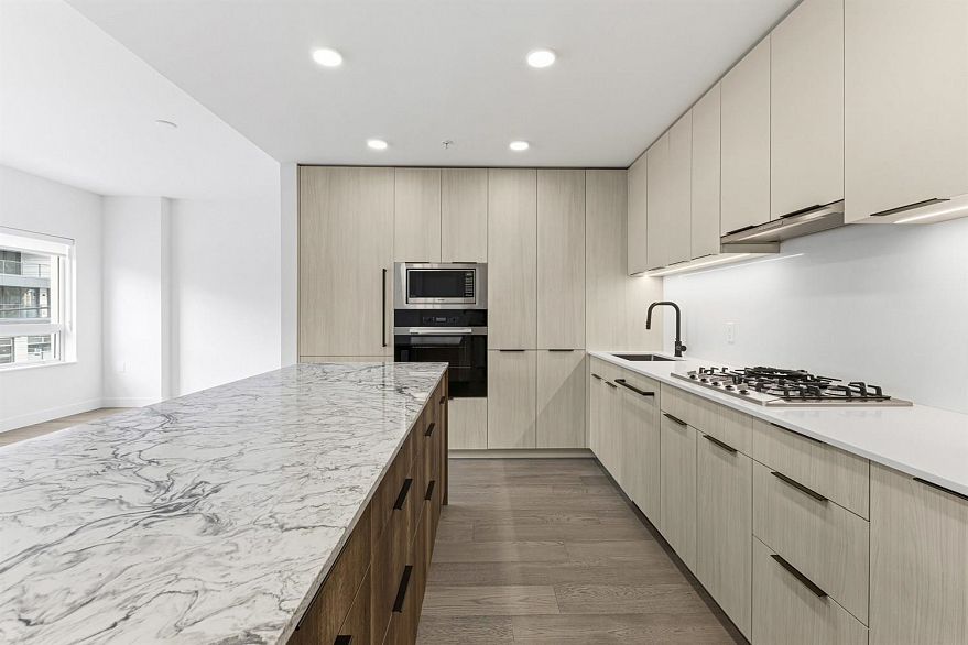 205 3590 W 39th Avenue