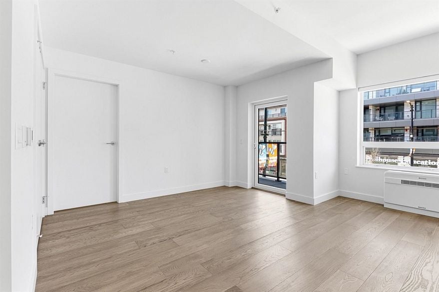 203 3590 W 39th Avenue