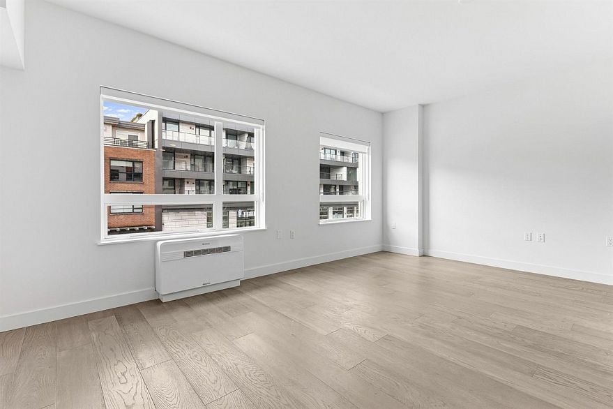 205 3590 W 39th Avenue