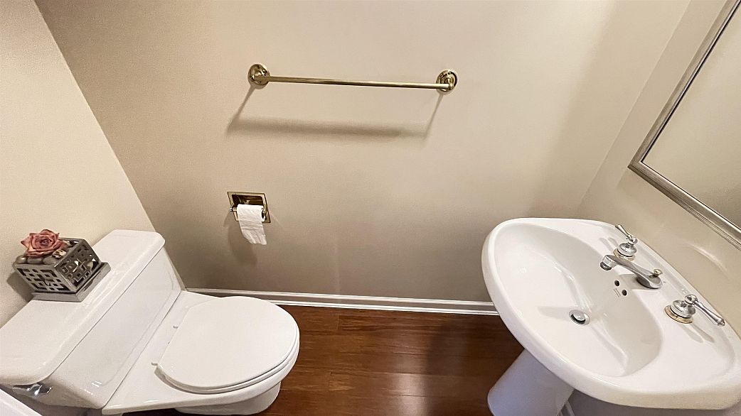 2178 E Kent Avenue South