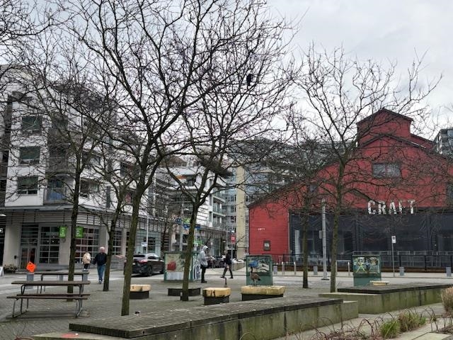 406 138 W 1st Avenue