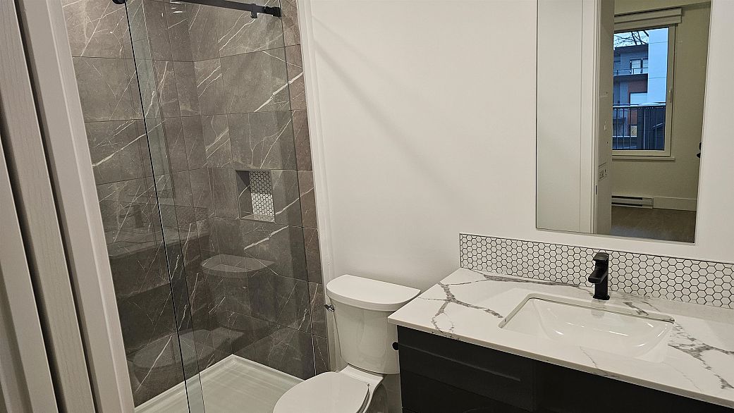 316 2250 E 1st Avenue