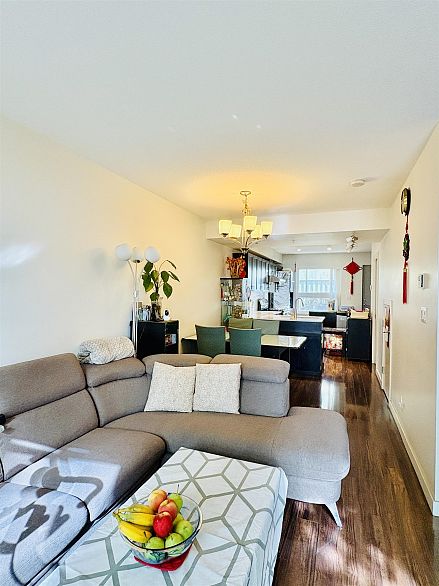 4886 Eldorado Mews