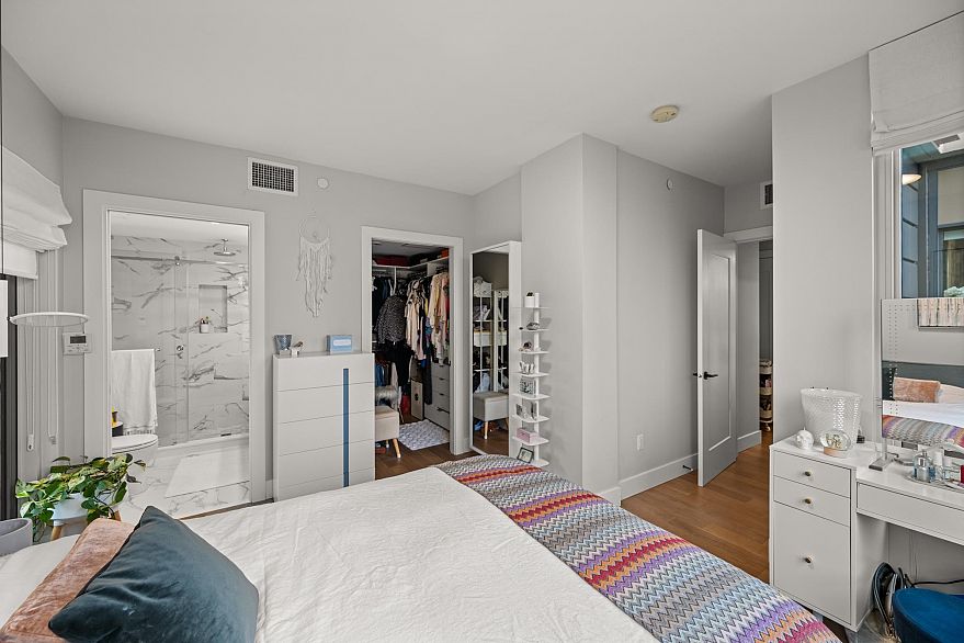 401 2687 Maple Street