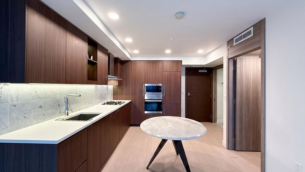 606 455 SW Marine Drive