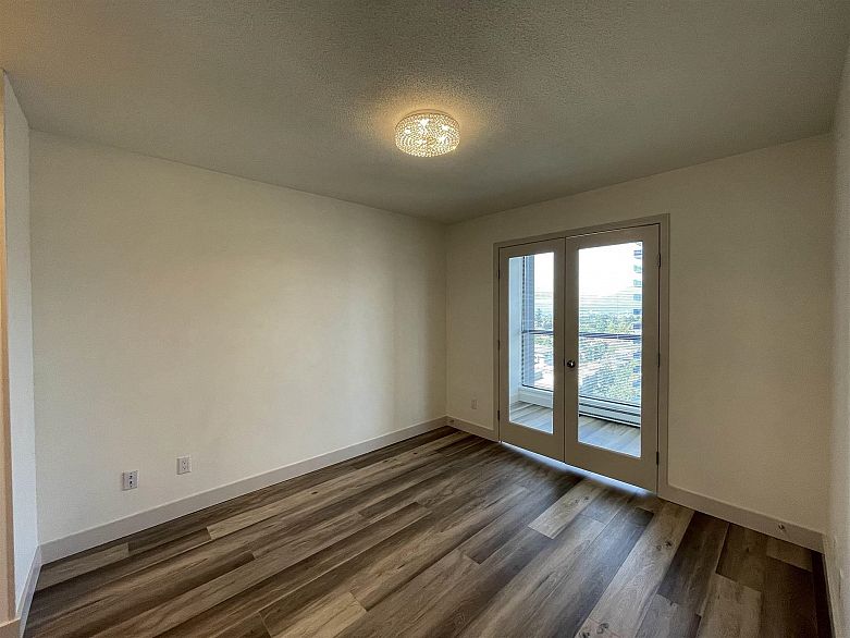 1507 3438 Vanness Avenue