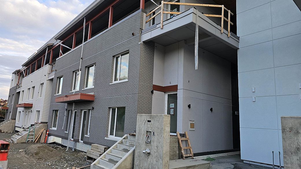 316 2250 E 1st Avenue