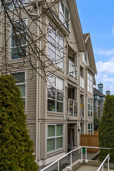 204 3168 Laurel Street