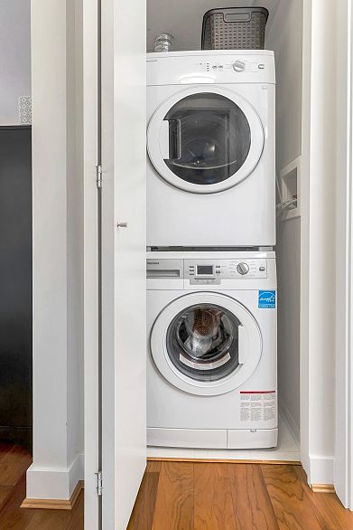 102 736 W 14th Avenue