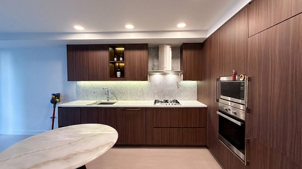 606 455 SW Marine Drive