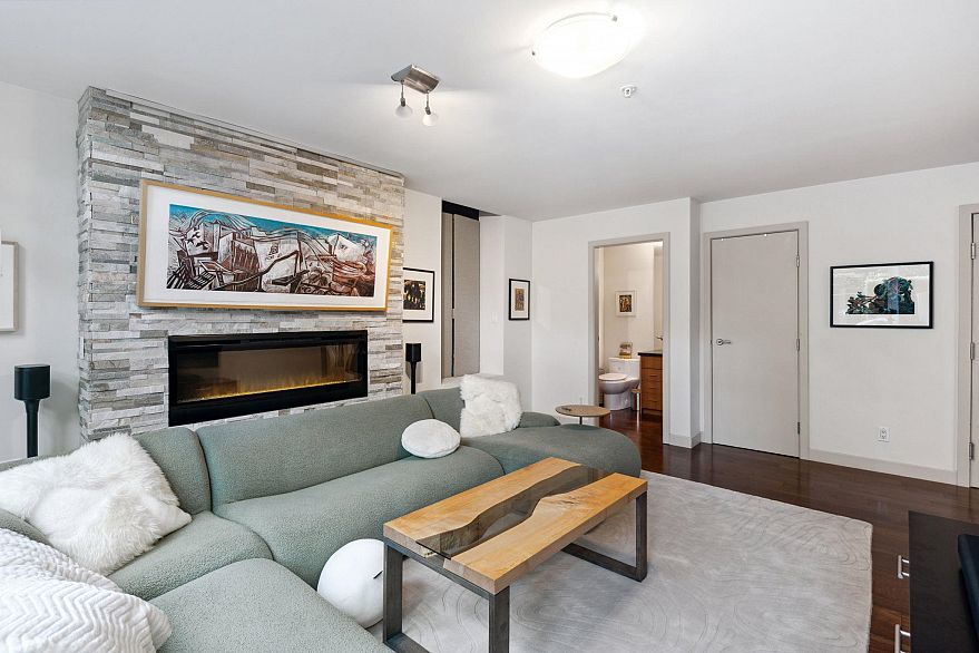 TH12 1233 W Cordova Street