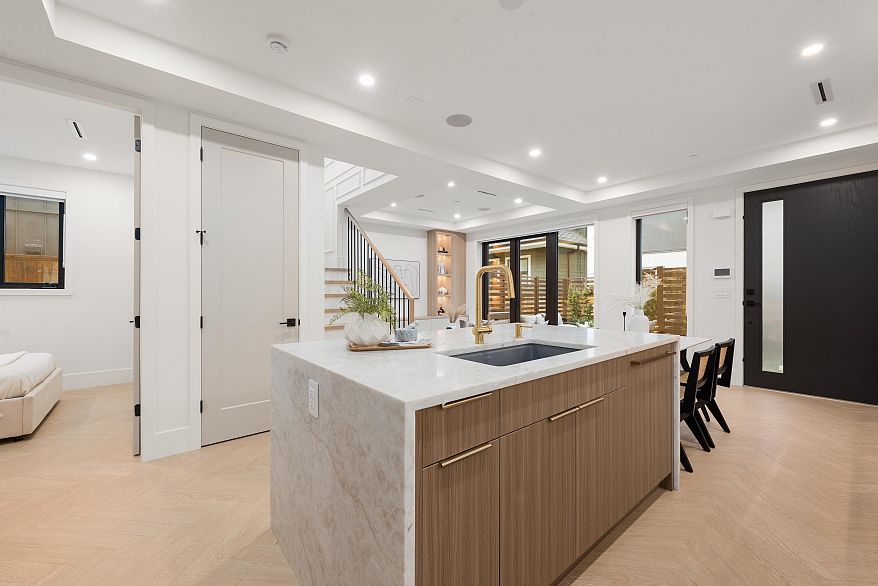 1 3393 Victoria Drive