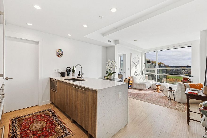 408 7638 Cambie Street