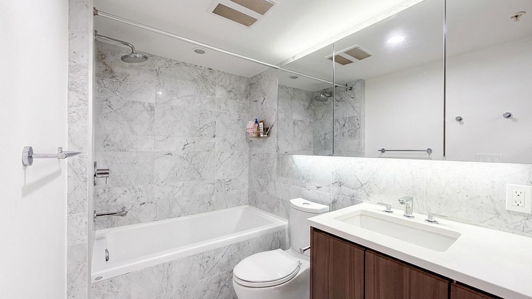 606 455 SW Marine Drive