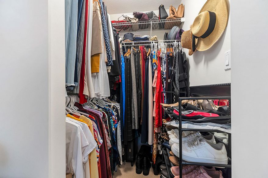 102 736 W 14th Avenue