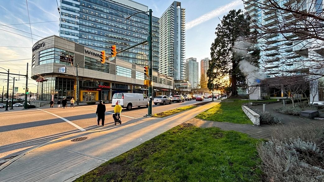 606 455 SW Marine Drive