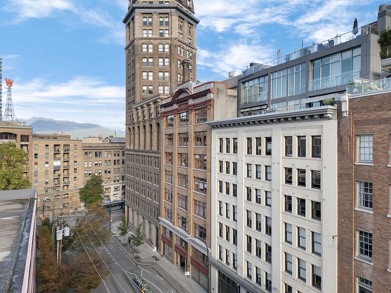 406 518 Beatty Street