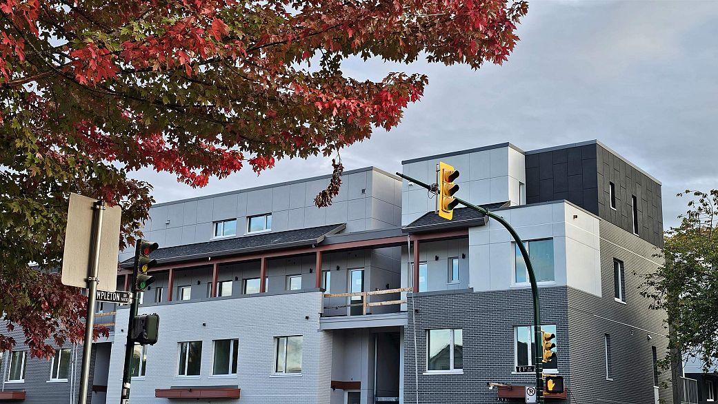 316 2250 E 1st Avenue