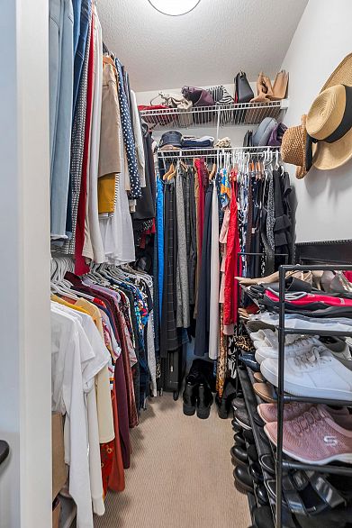 102 736 W 14th Avenue