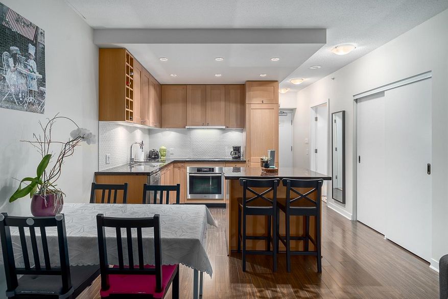 1905 821 Cambie Street