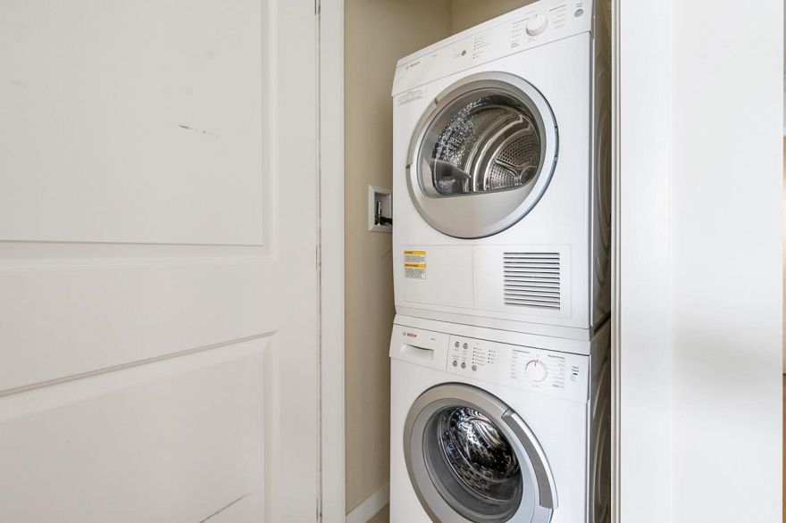 1503 5728 Berton Avenue