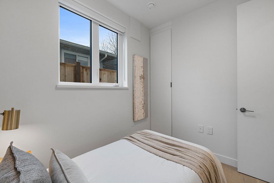 4 4963 Chester Street