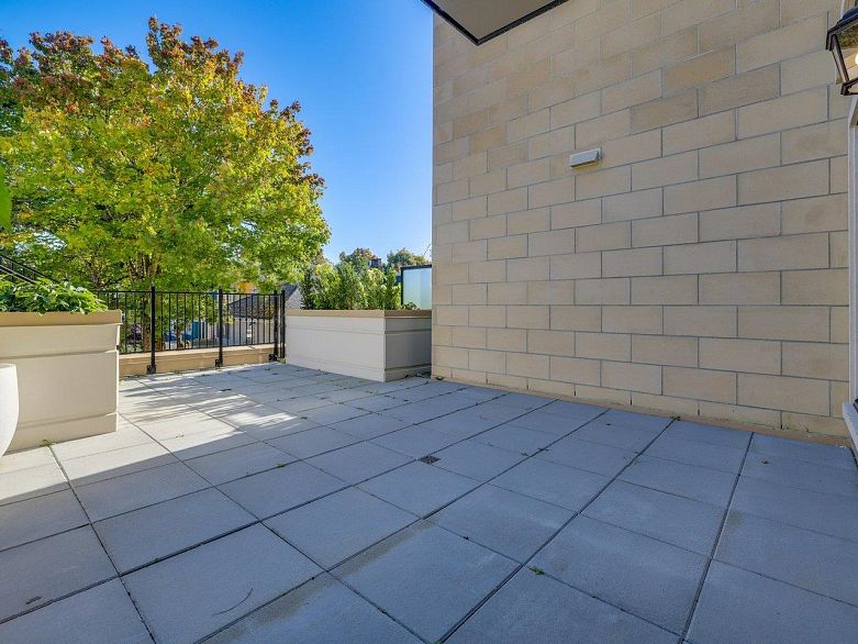 203 2096 W 47th Avenue