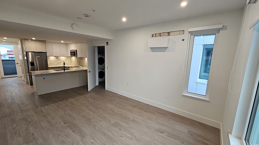 316 2250 E 1st Avenue