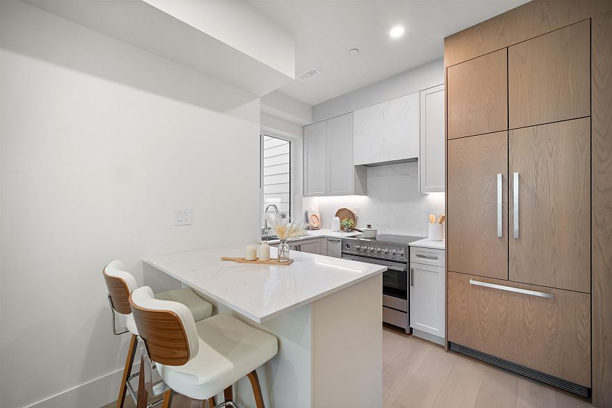 103 1837 E Georgia Street