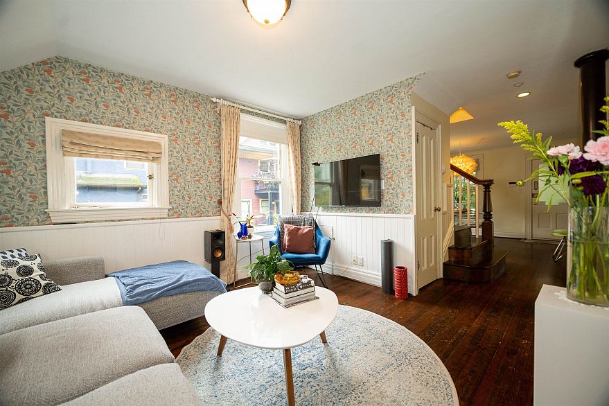 1119 Pendrell Street