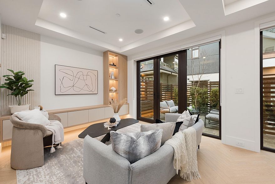 1 3393 Victoria Drive