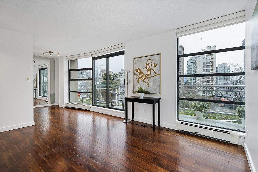 308 1688 Robson Street