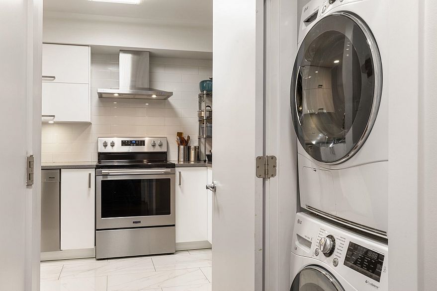 201 1225 Barclay Street