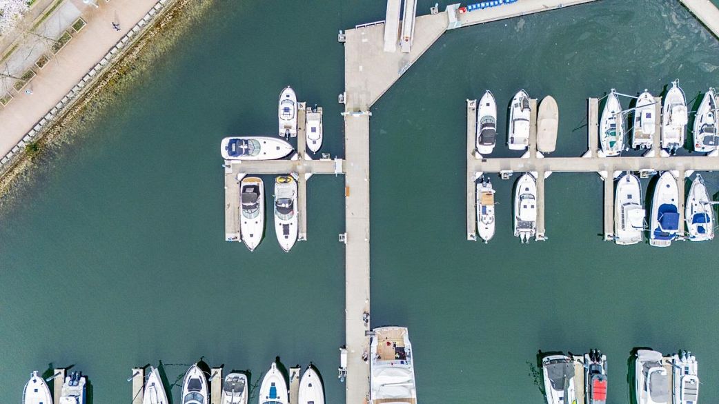 D7 1088 Marinaside Crescent