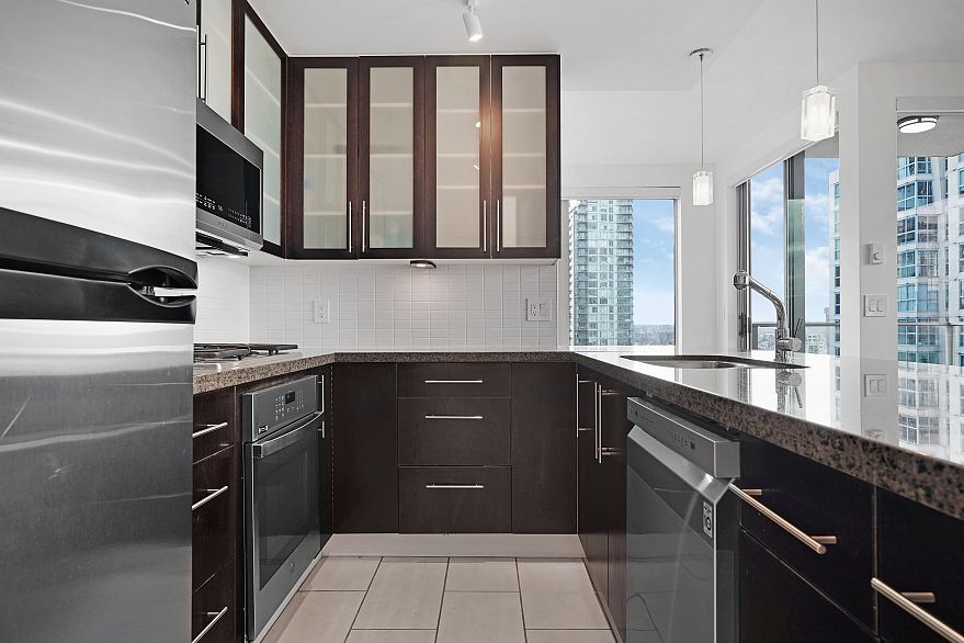 2404 1225 Richards Street