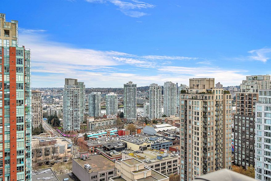 2504 969 Richards Street