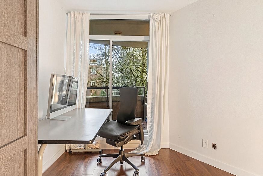 201 1225 Barclay Street