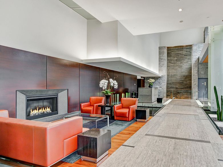 2803 1077 W Cordova Street