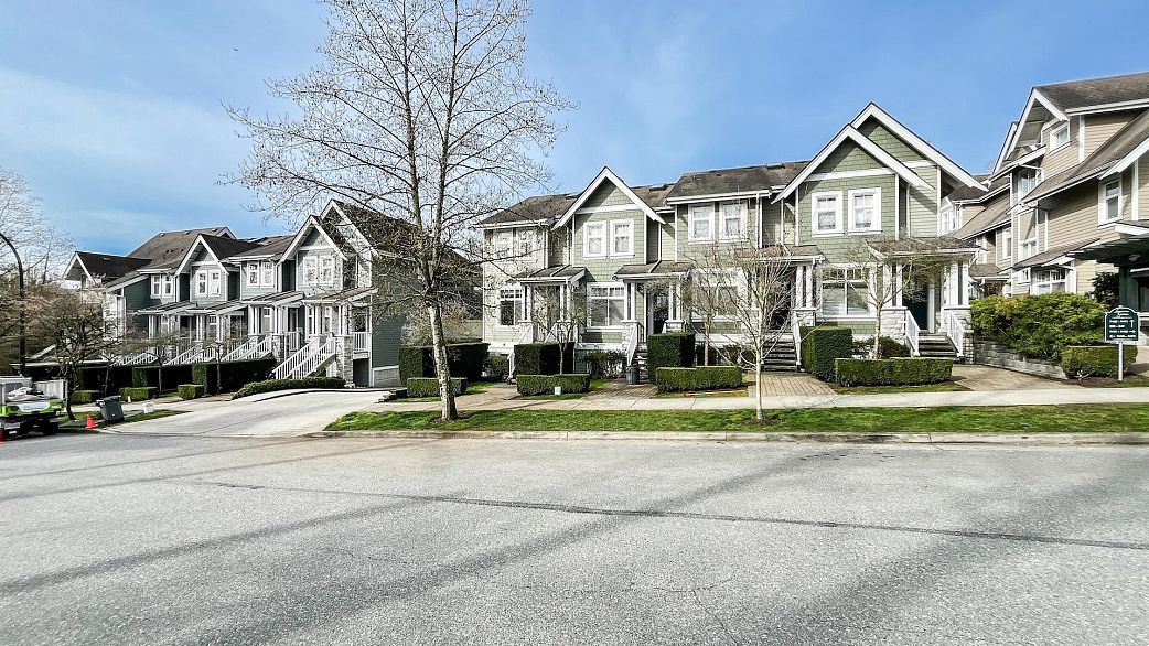 7425 Columbia Street