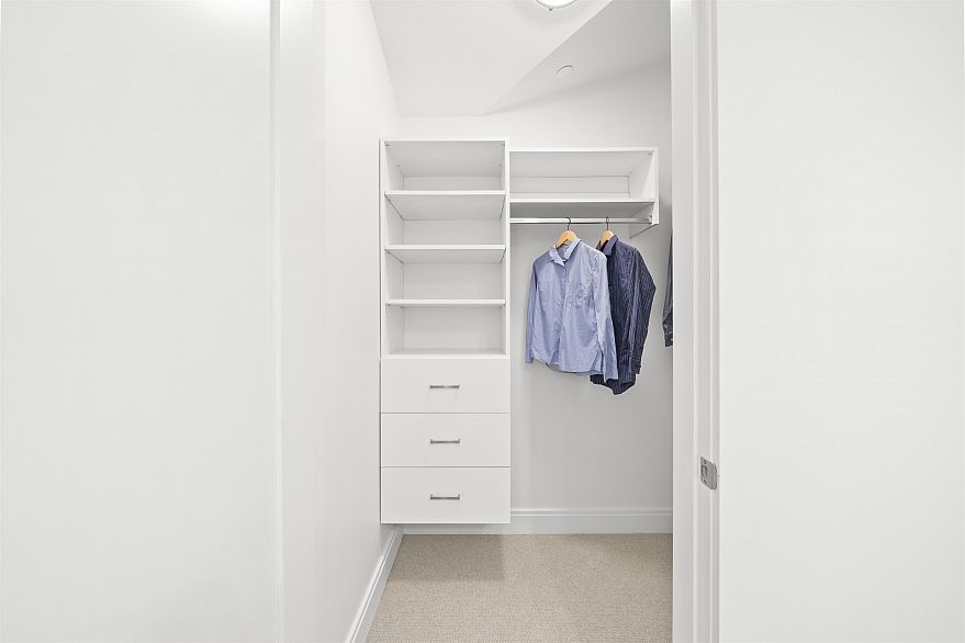 2 5819 Highbury Street