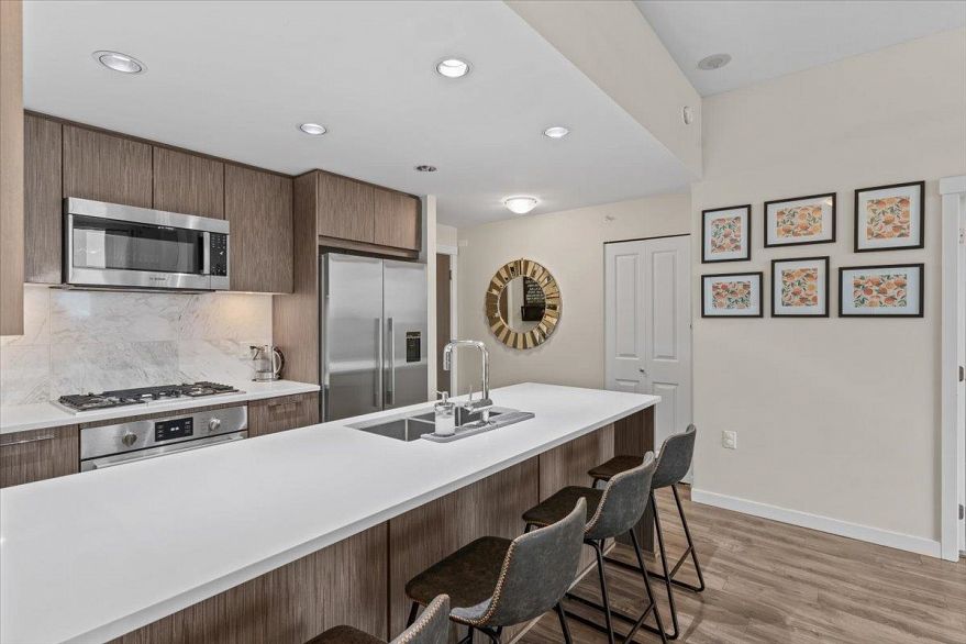 1106 3281 E Kent Avenue North