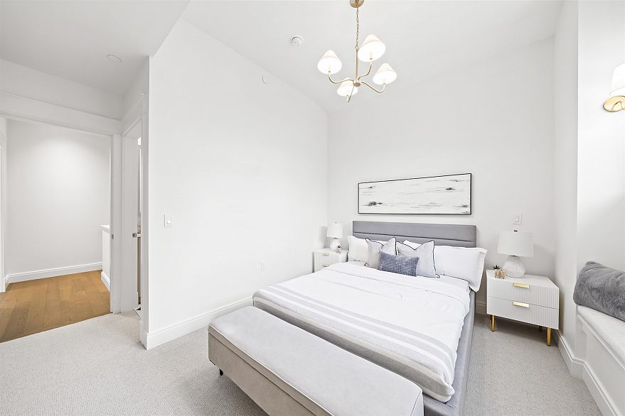 2 5819 Highbury Street